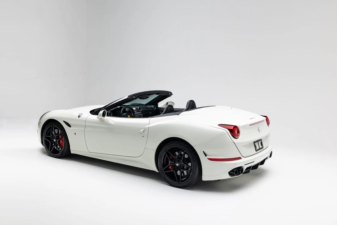 2016 Ferrari California T - Image 24 of 31