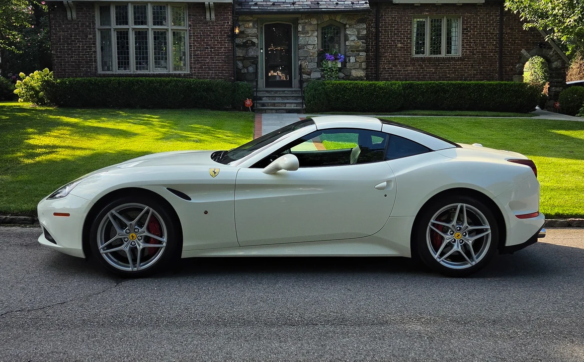 2016 Ferrari California T - Image 8 of 31