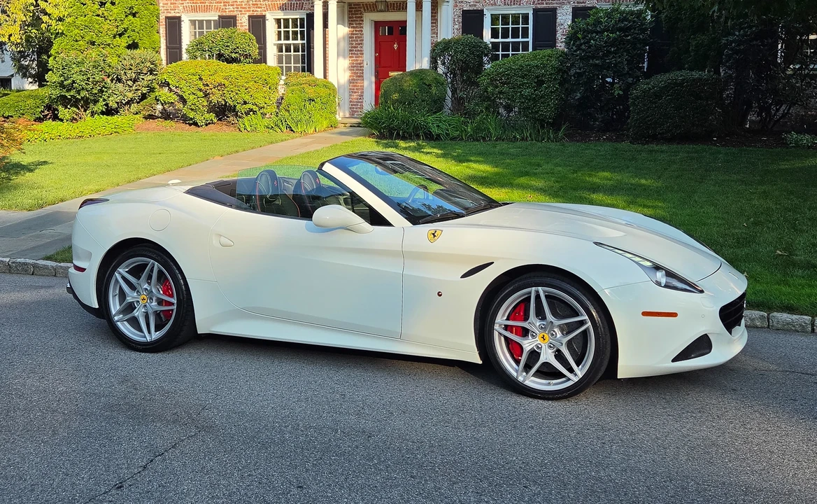 2016 Ferrari California T - Image 31 of 31