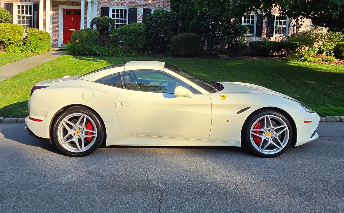 2016 Ferrari California T - Image 29 of 31