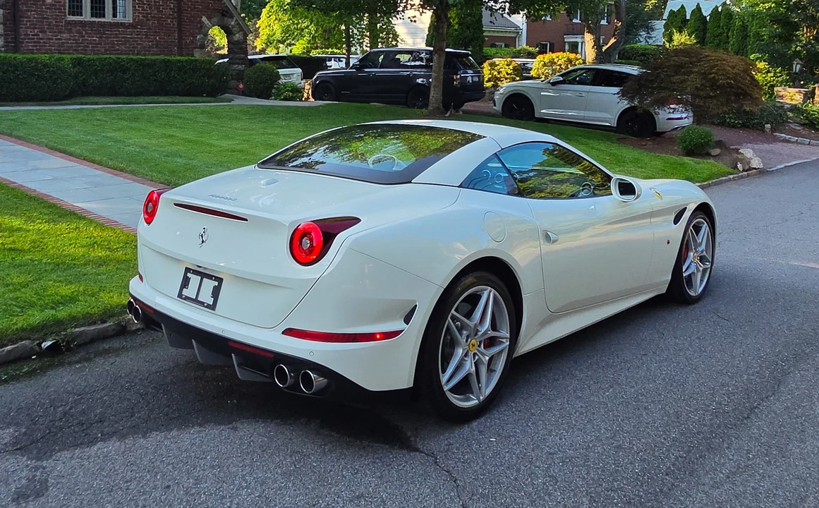 2016 Ferrari California T - Image 23 of 31
