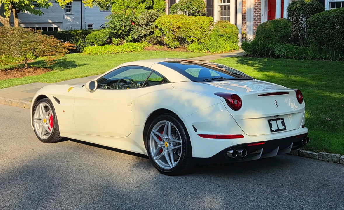 2016 Ferrari California T - Image 13 of 31