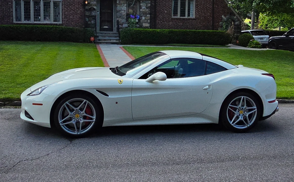 2016 Ferrari California T - Image 7 of 31