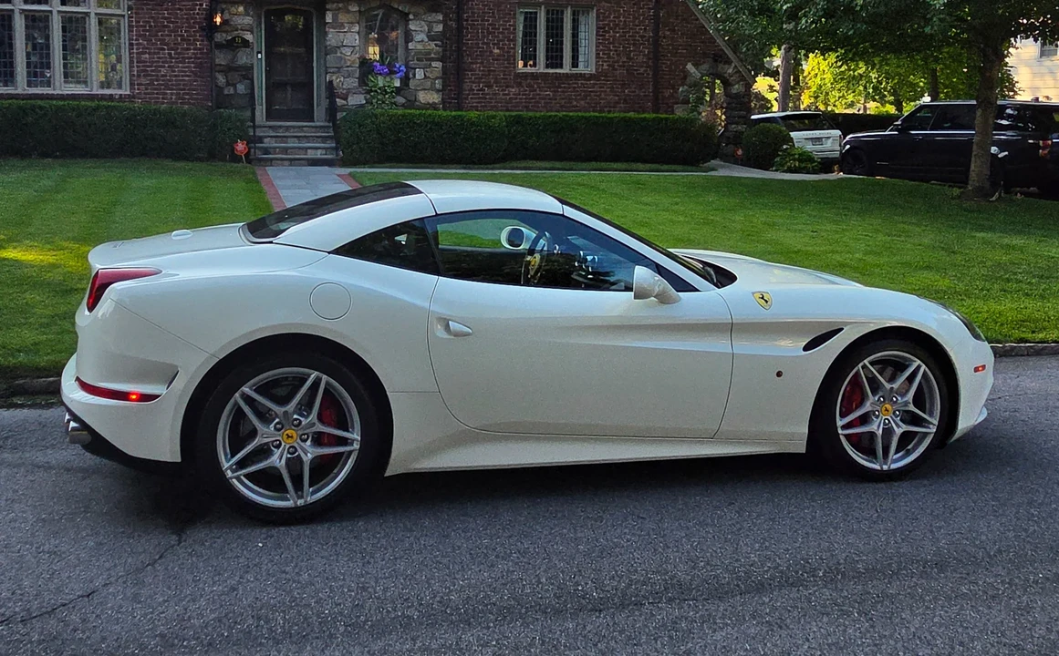 2016 Ferrari California T - Image 27 of 31