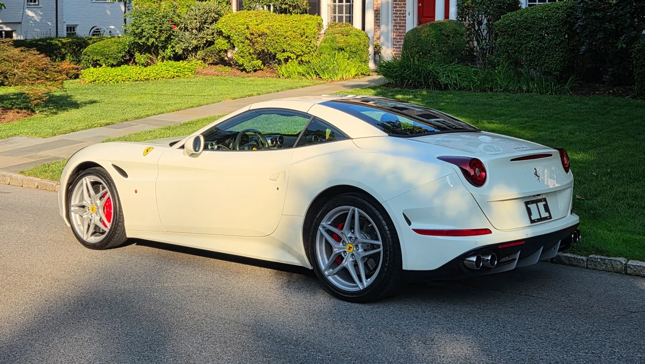 2016 Ferrari California T - Image 12 of 31