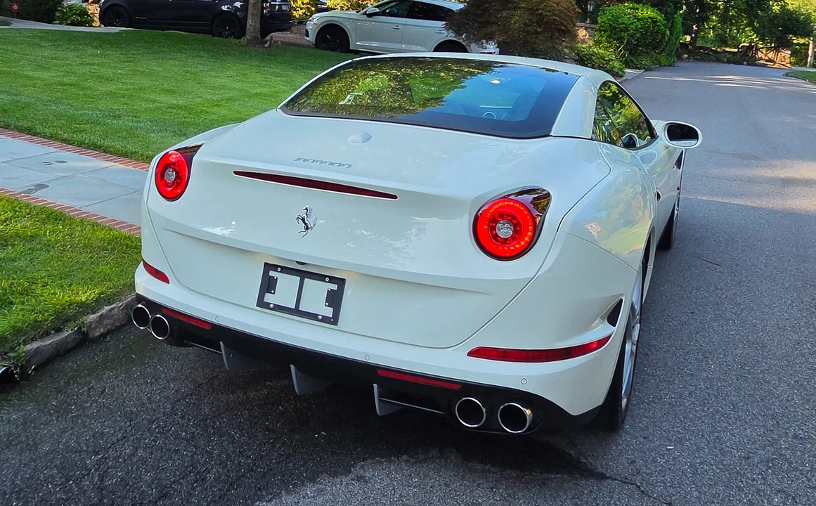 2016 Ferrari California T - Image 21 of 31