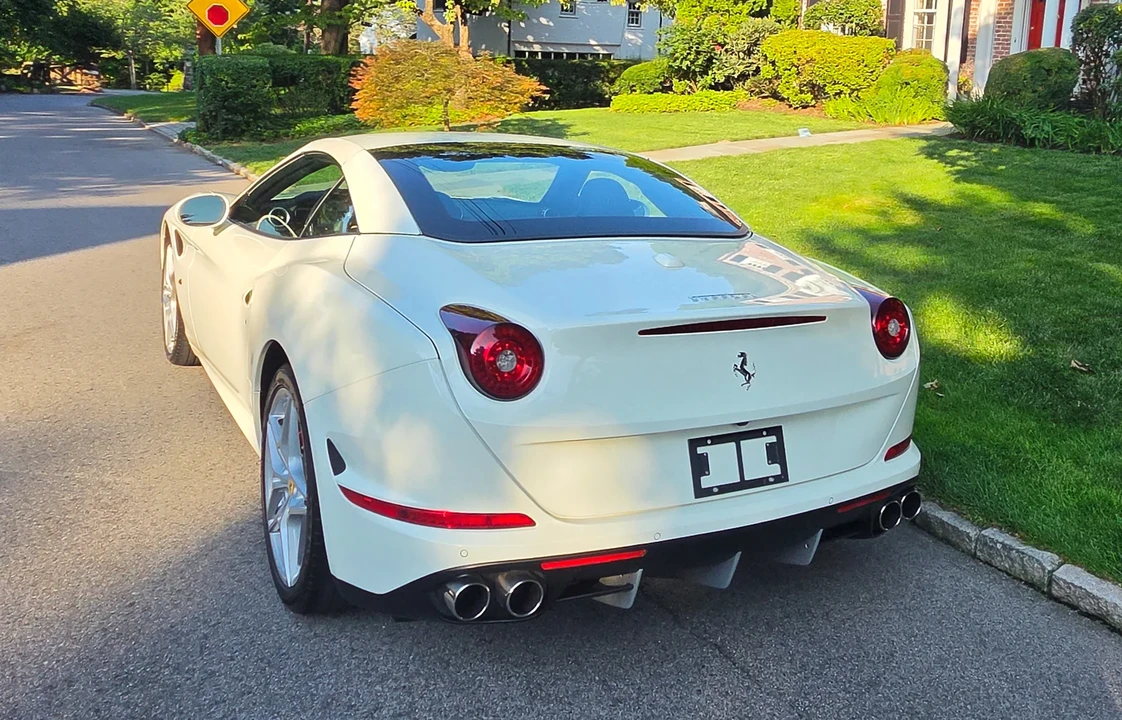 2016 Ferrari California T - Image 15 of 31