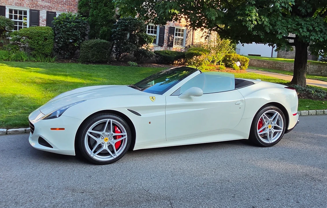 2016 Ferrari California T - Image 6 of 31