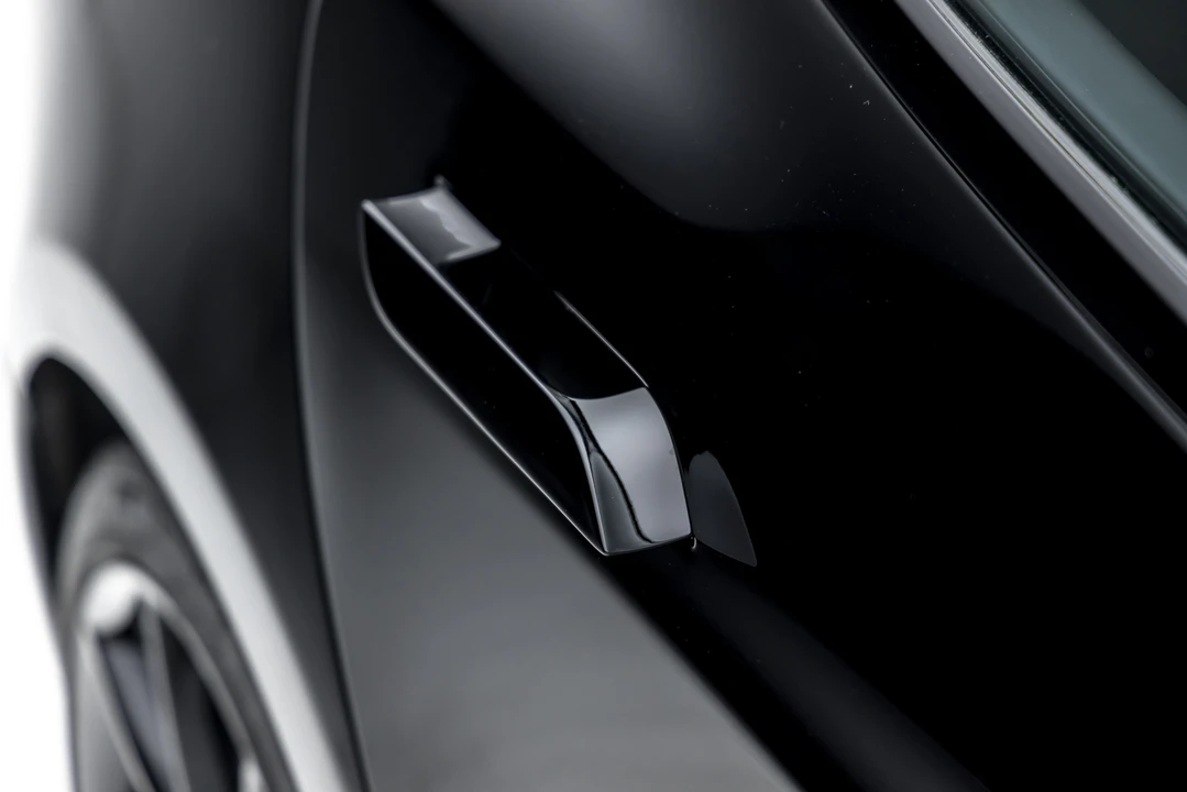 2016 Tesla Model S - Image 15 of 31