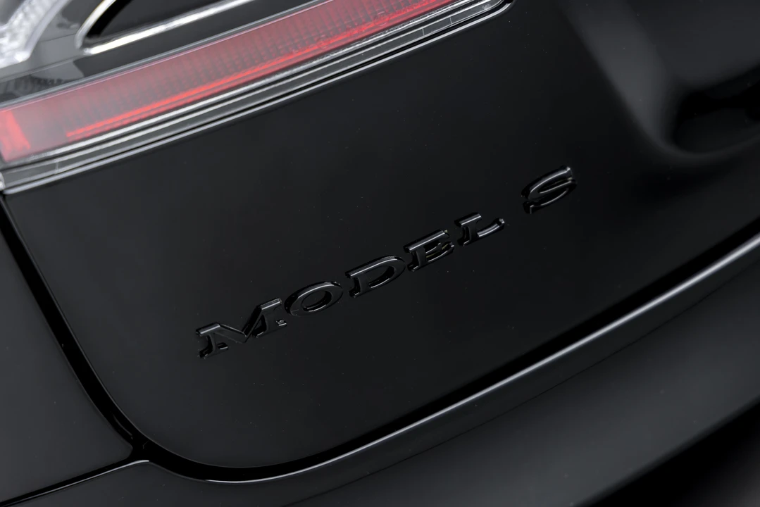 2016 Tesla Model S - Image 18 of 31