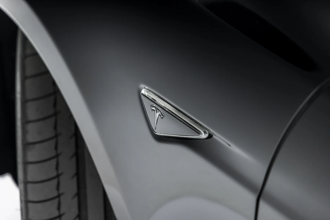 2016 Tesla Model S - Image 17 of 31