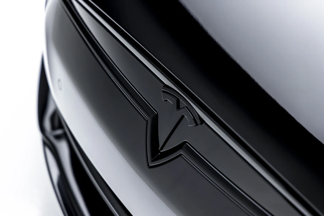 2016 Tesla Model S - Image 16 of 31