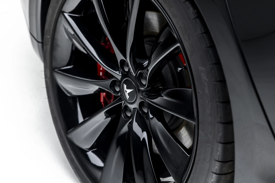 2016 Tesla Model S - Image 25 of 31