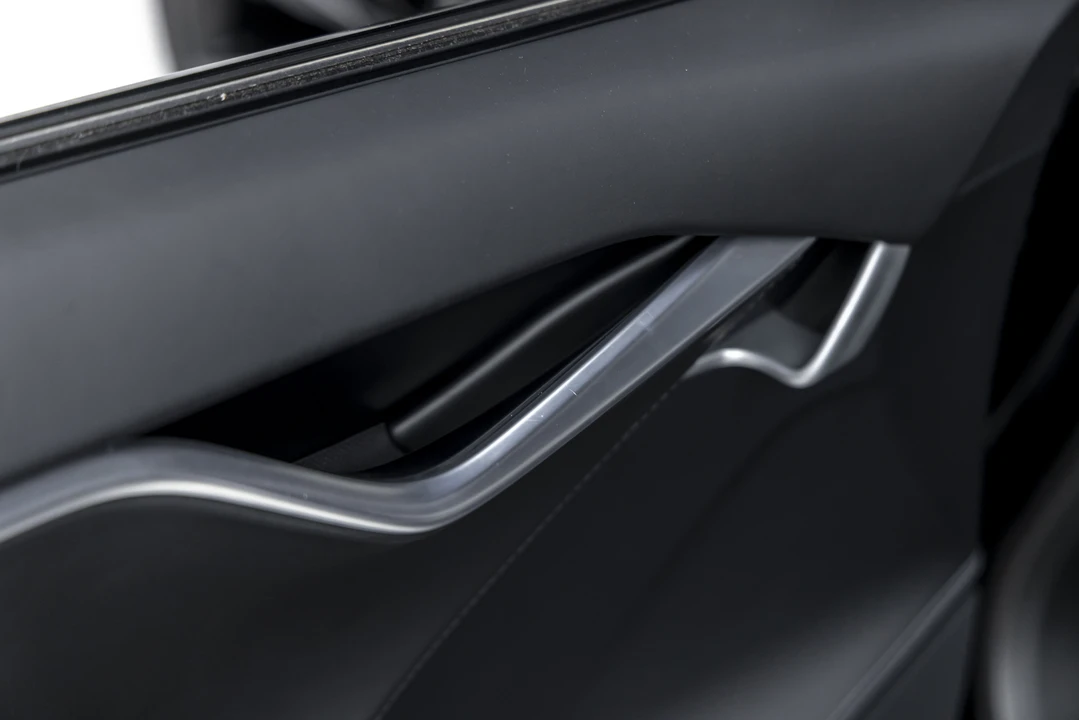 2016 Tesla Model S - Image 30 of 31
