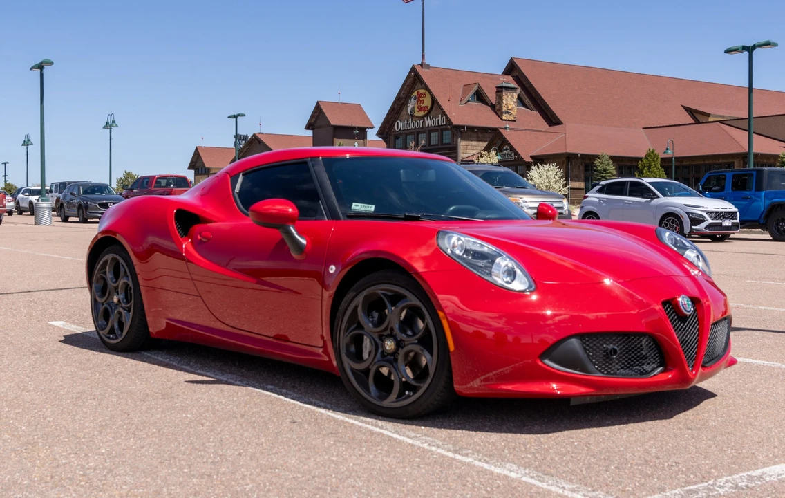 2017 Alfa Romeo 4C Coupe - Image 8 of 31