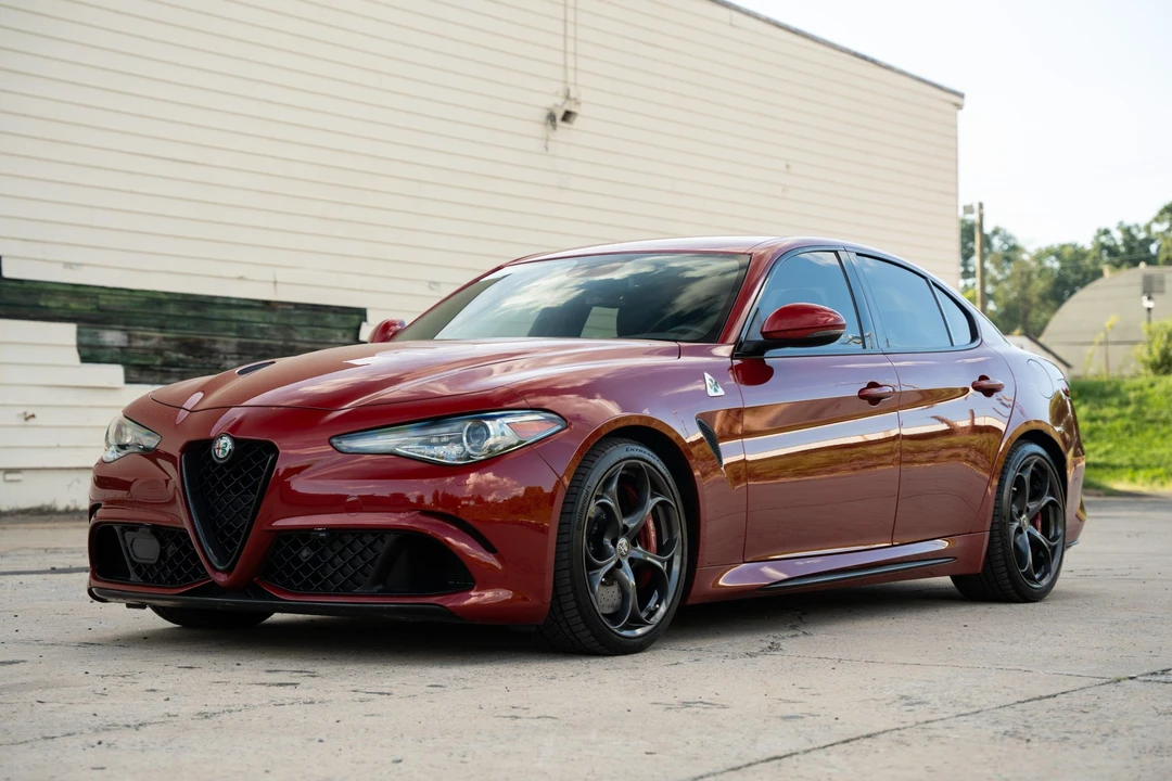 2017 Alfa Romeo Giulia Quadrifoglio - Image 4 of 31