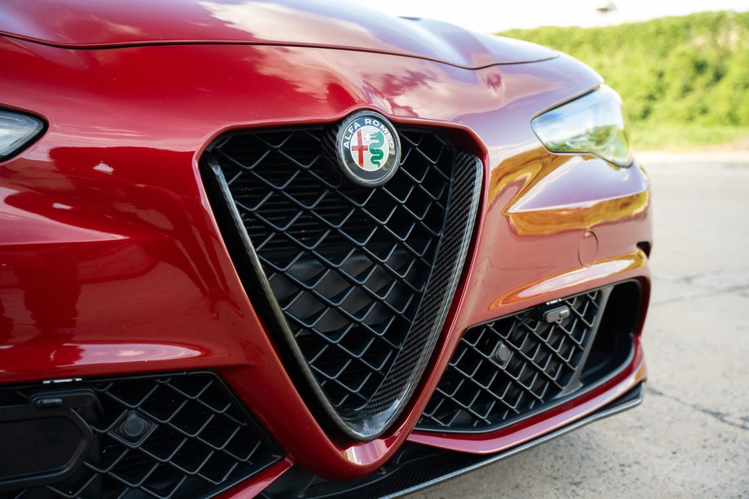 2017 Alfa Romeo Giulia Quadrifoglio - Image 25 of 31