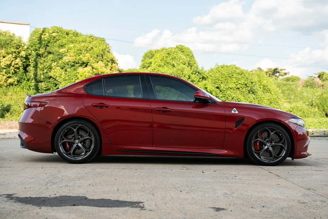 2017 Alfa Romeo Giulia Quadrifoglio - Image 9 of 31