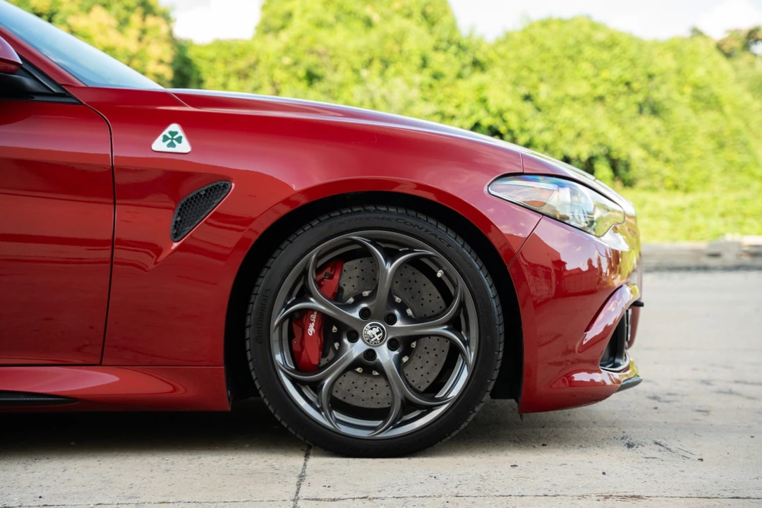 2017 Alfa Romeo Giulia Quadrifoglio - Image 20 of 31