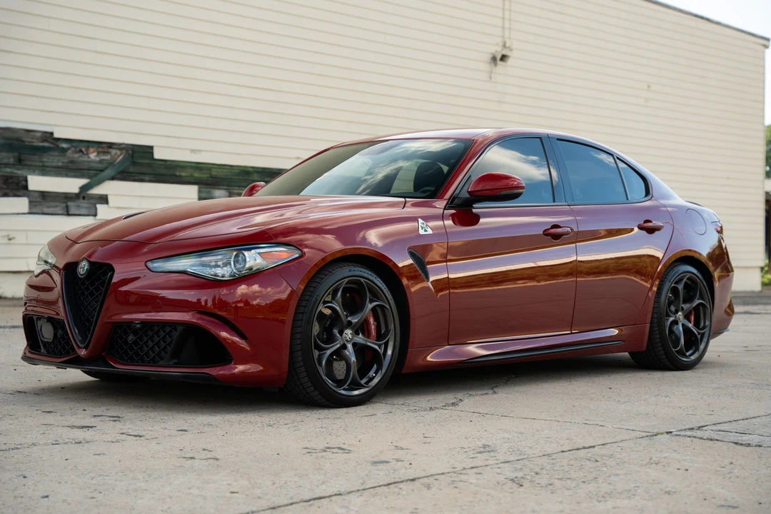 2017 Alfa Romeo Giulia Quadrifoglio - Image 2 of 31