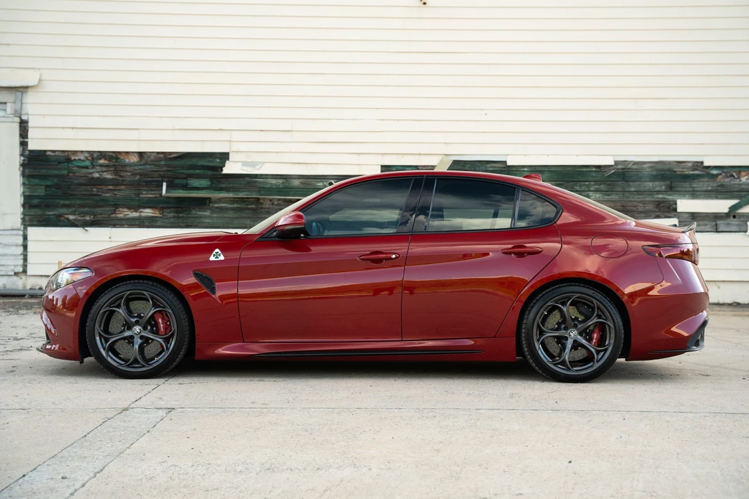 2017 Alfa Romeo Giulia Quadrifoglio - Image 13 of 31
