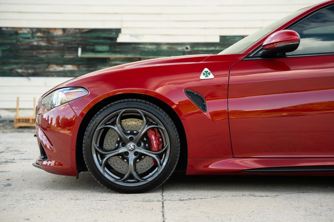 2017 Alfa Romeo Giulia Quadrifoglio - Image 14 of 31