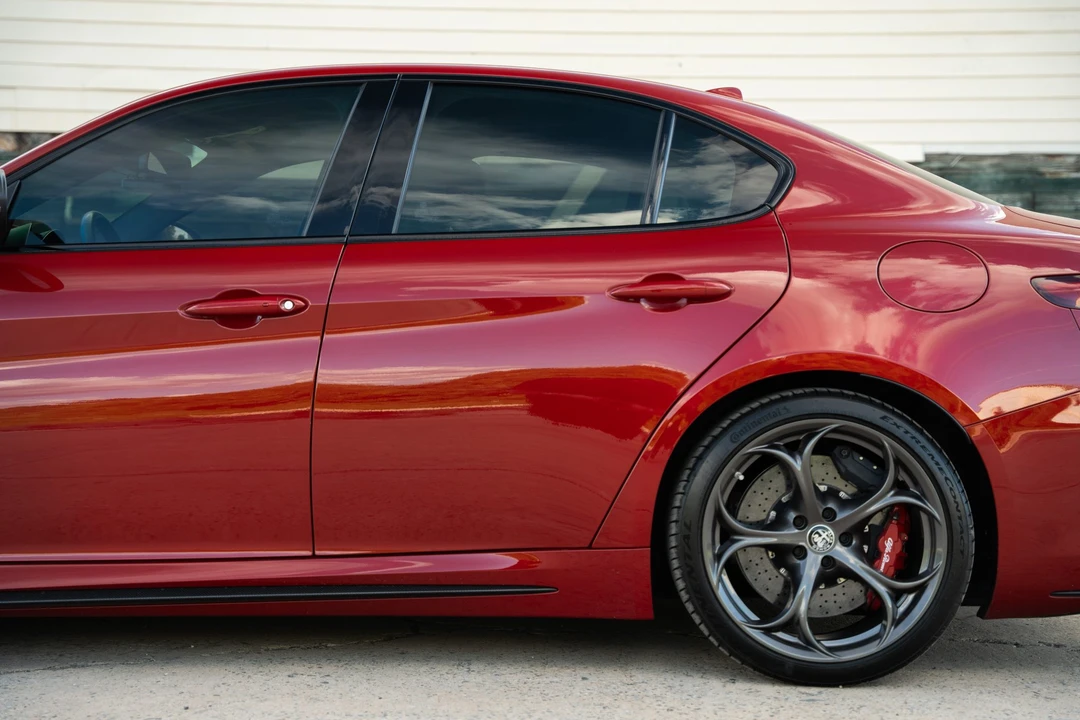 2017 Alfa Romeo Giulia Quadrifoglio - Image 16 of 31