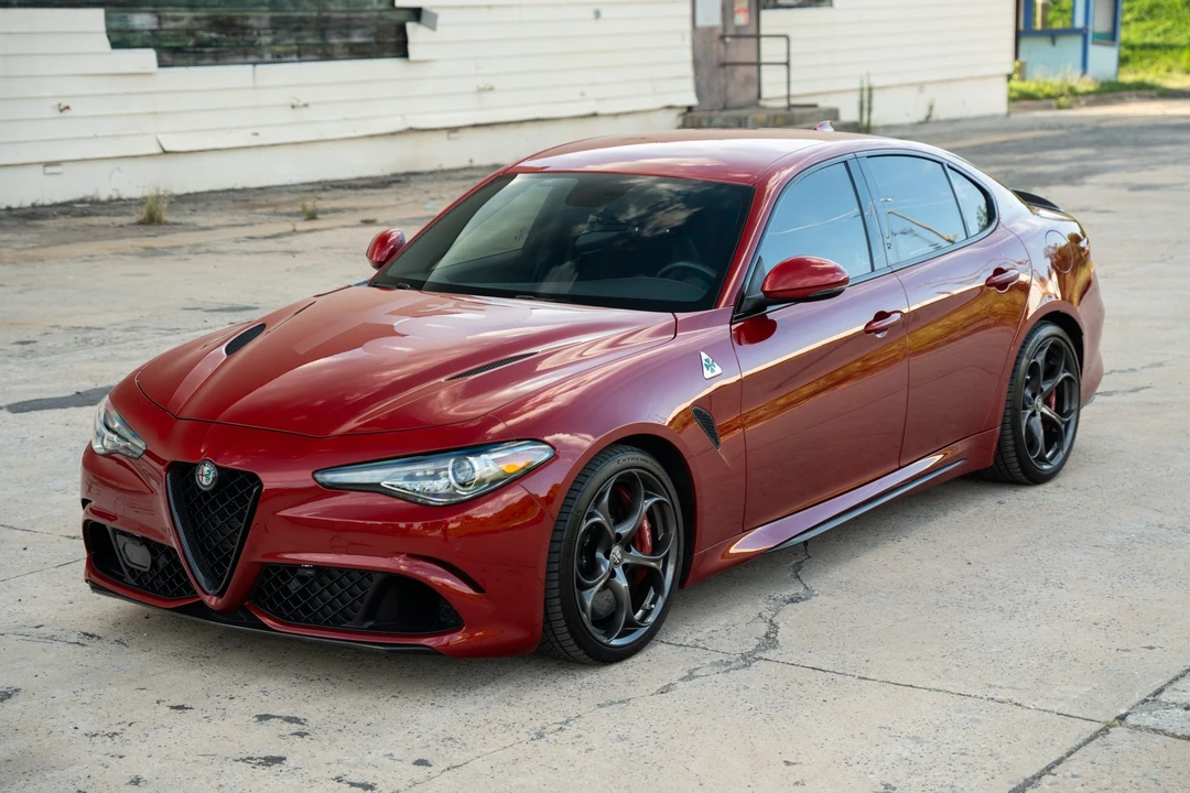 2017 Alfa Romeo Giulia Quadrifoglio - Image 3 of 31