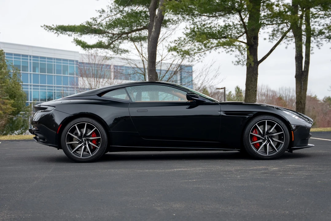 2017 Aston Martin DB11 - Image 11 of 31