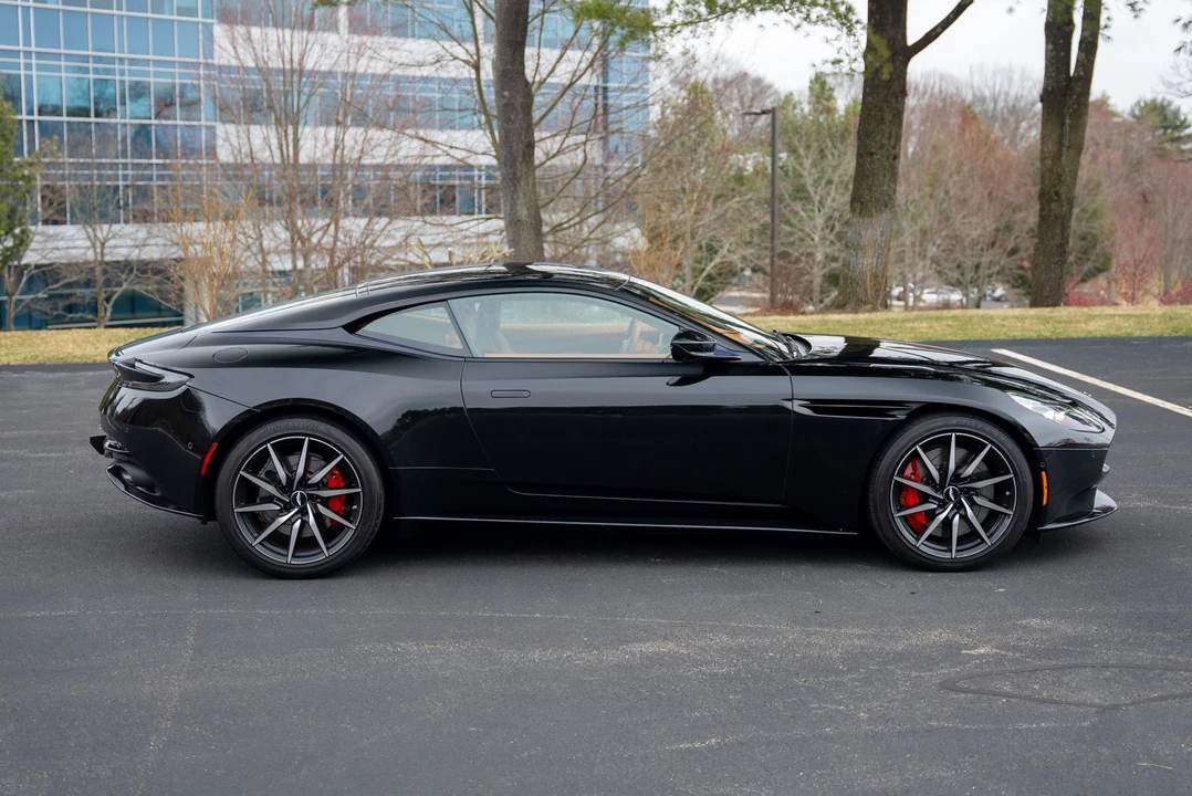 2017 Aston Martin DB11 - Image 10 of 31