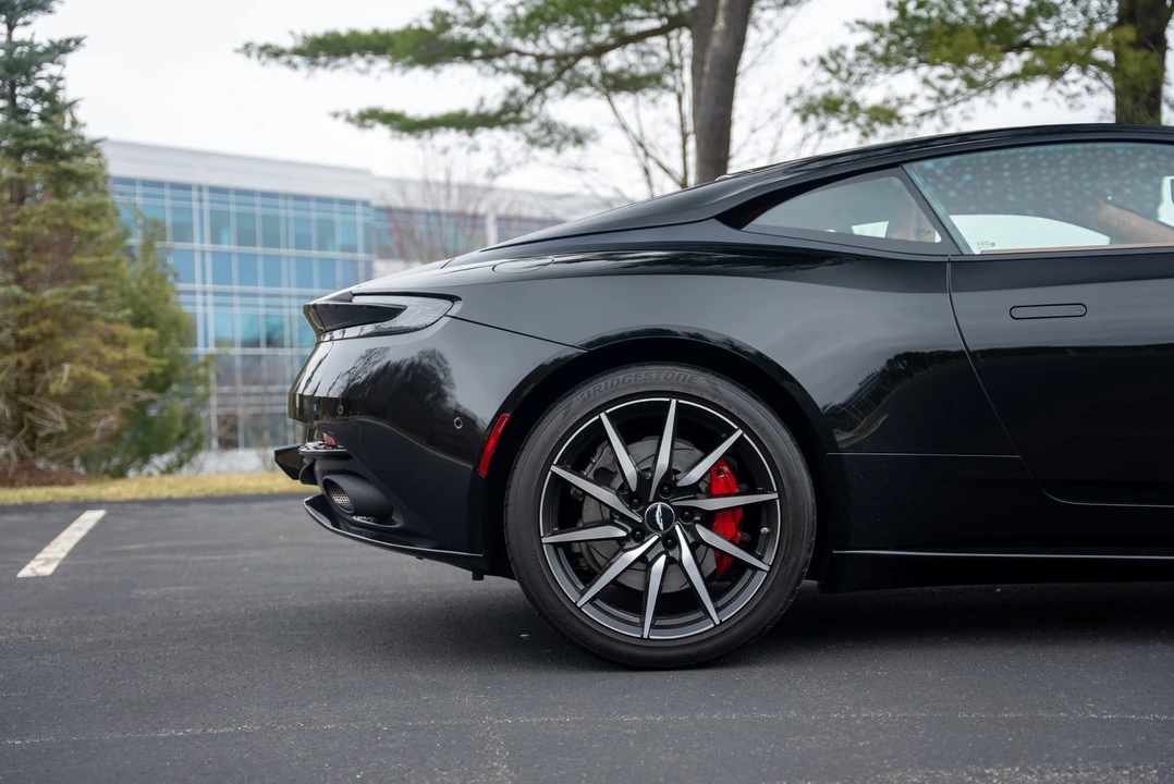 2017 Aston Martin DB11 - Image 30 of 31