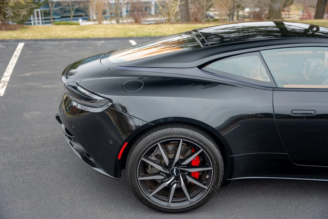2017 Aston Martin DB11 - Image 31 of 31