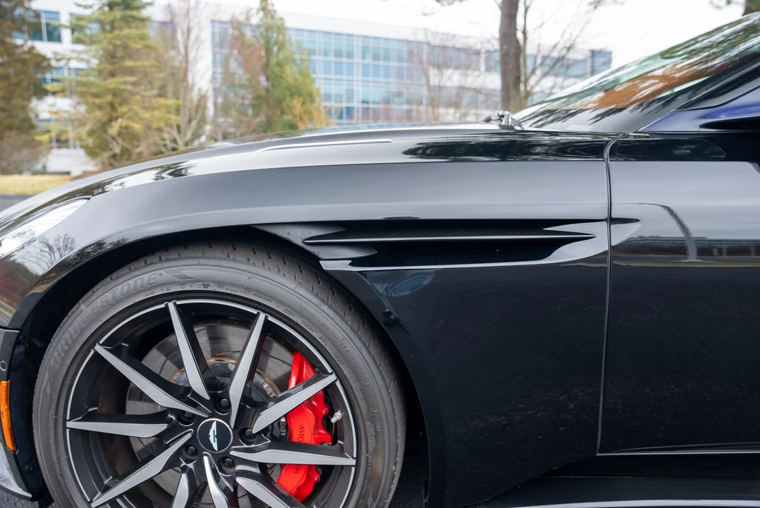 2017 Aston Martin DB11 - Image 25 of 31
