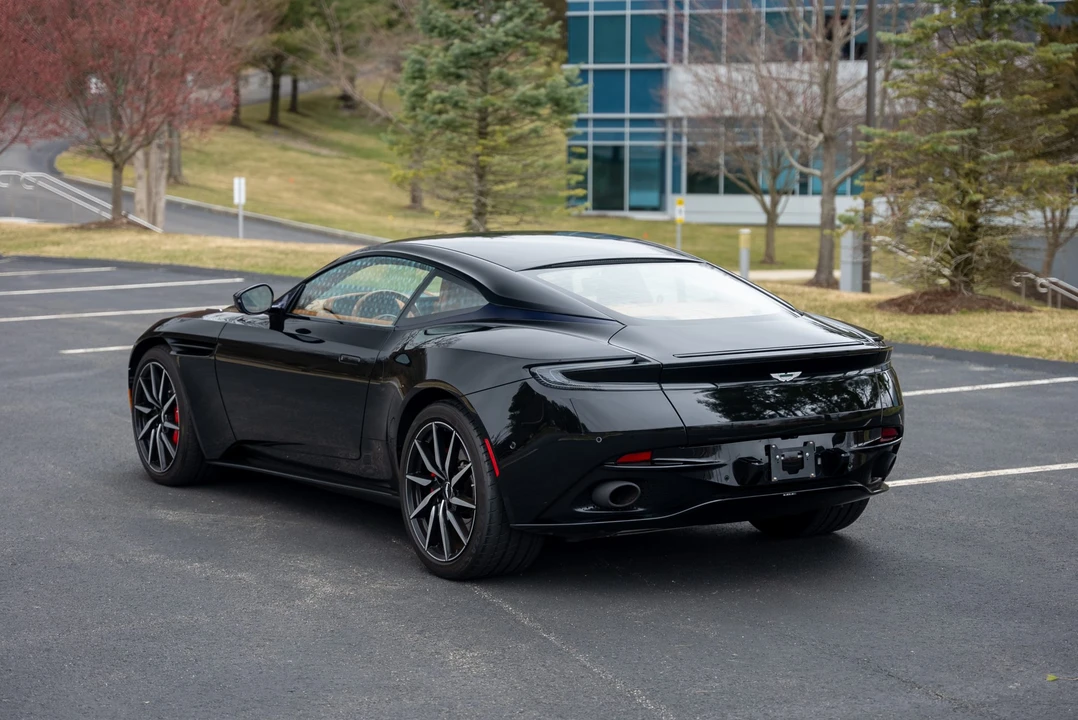 2017 Aston Martin DB11 - Image 20 of 31