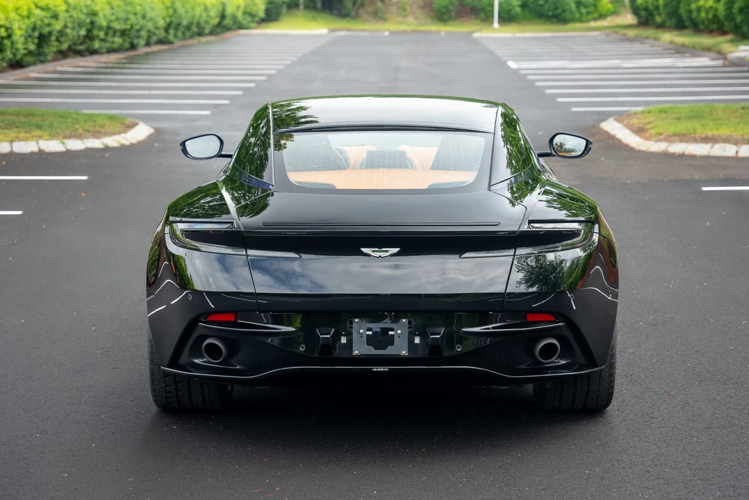 2017 Aston Martin DB11 - Image 9 of 31