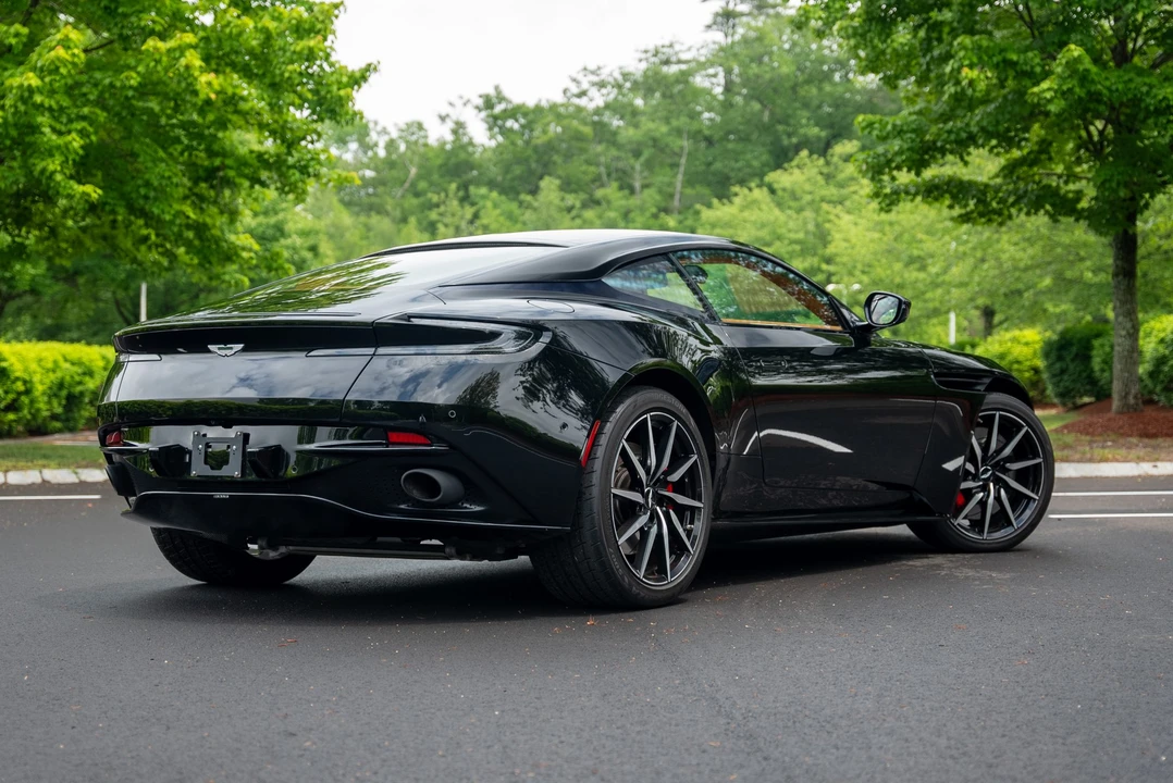 2017 Aston Martin DB11 - Image 7 of 31