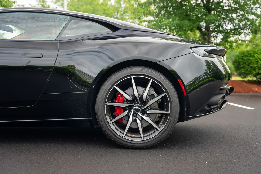 2017 Aston Martin DB11 - Image 22 of 31