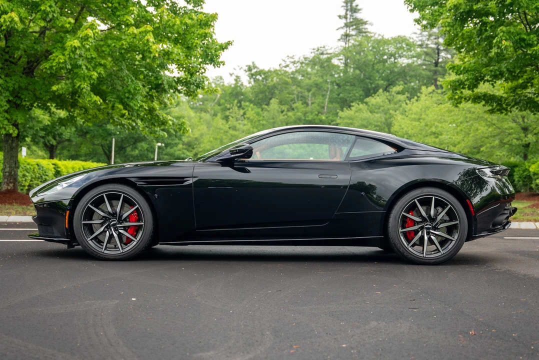 2017 Aston Martin DB11 - Image 12 of 31