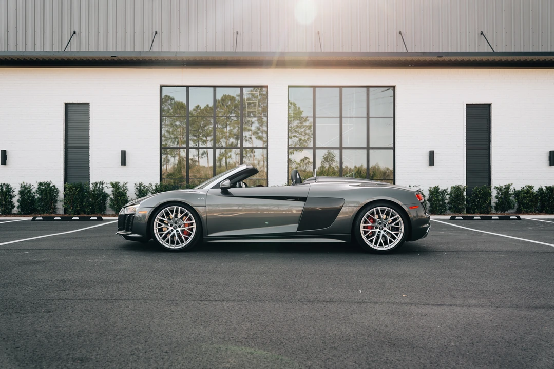 2017 Audi 4S R8 - Image 8 of 31