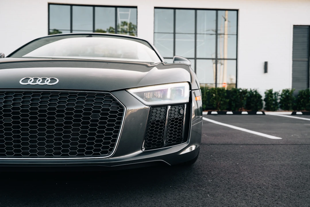2017 Audi 4S R8 - Image 28 of 31