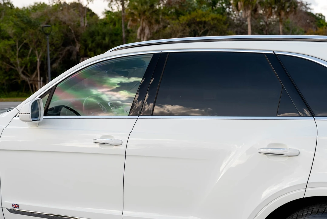 2017 Bentley Bentayga - Image 18 of 31