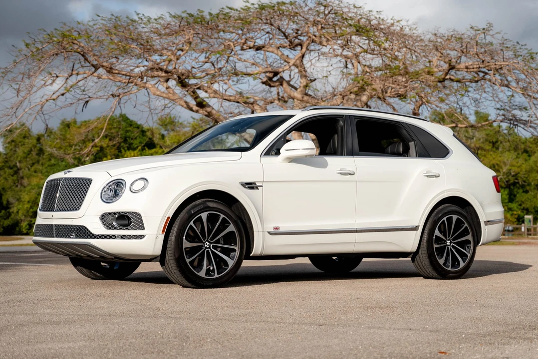 2017 Bentley Bentayga - Image 7 of 31