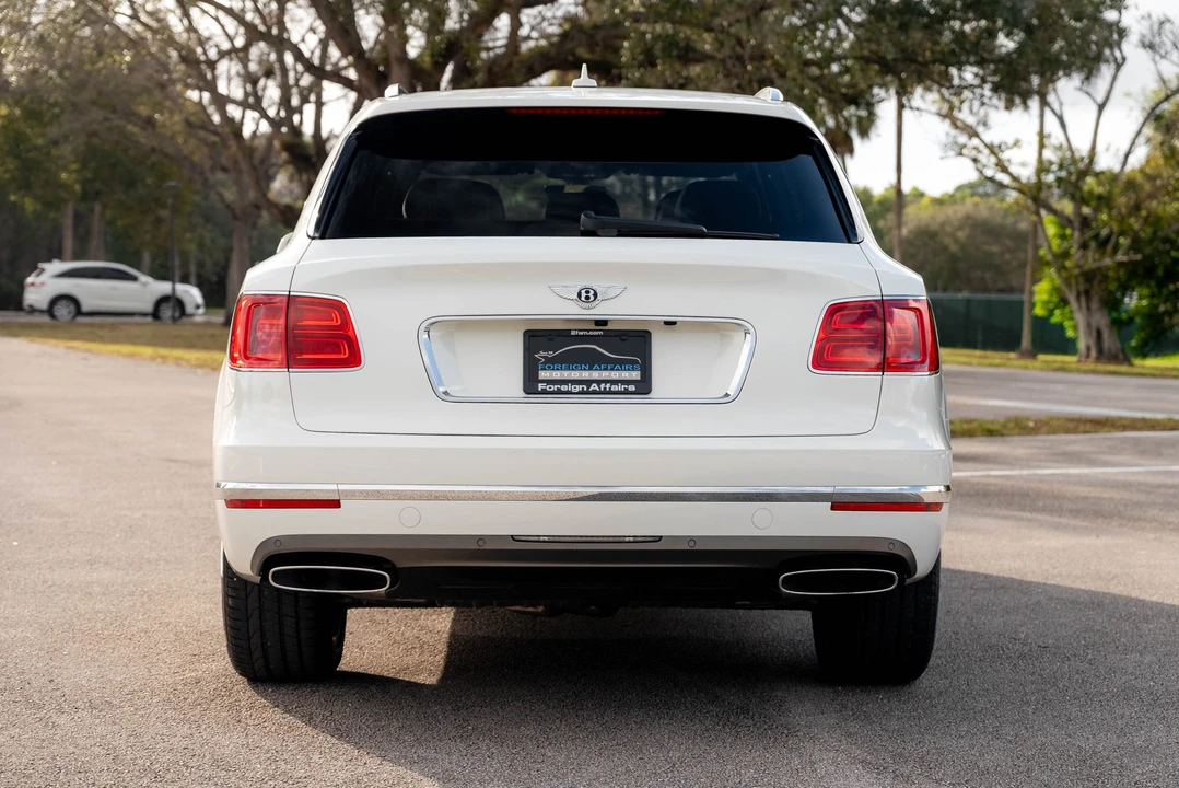 2017 Bentley Bentayga - Image 10 of 31