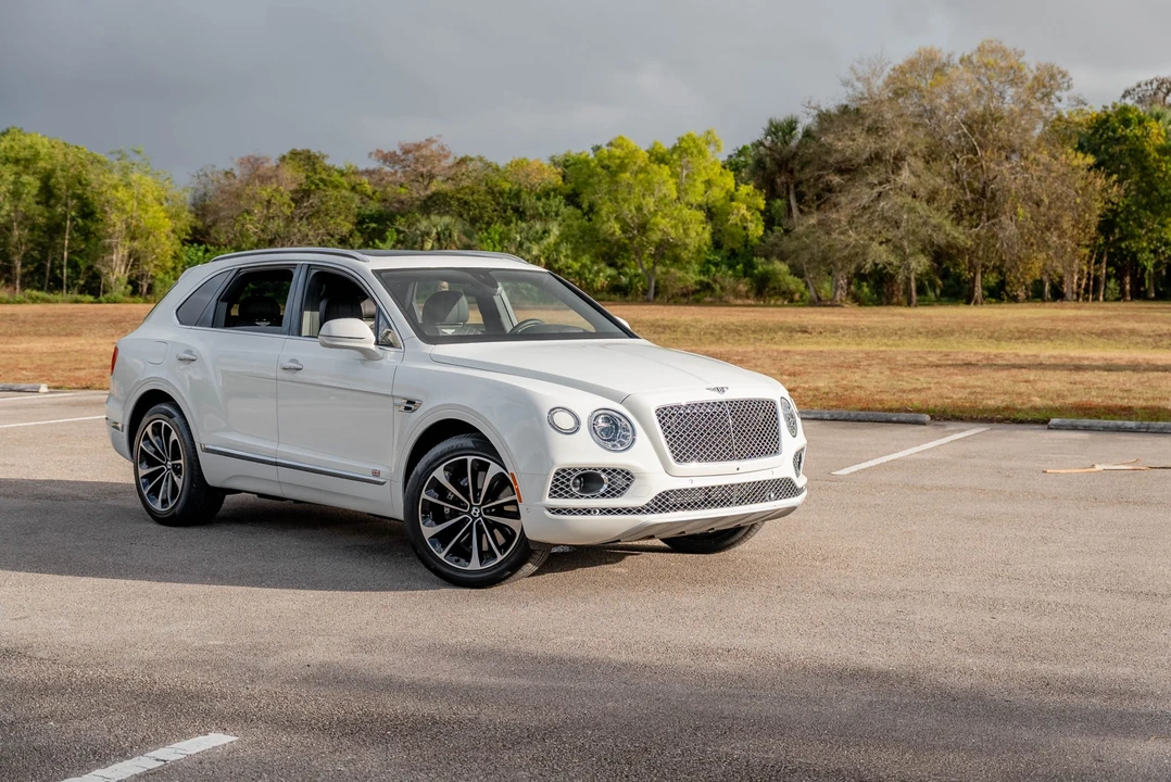 2017 Bentley Bentayga - Image 5 of 31