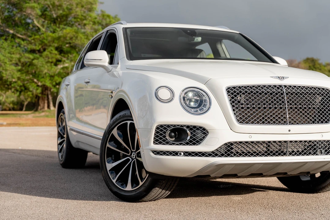 2017 Bentley Bentayga - Image 14 of 31