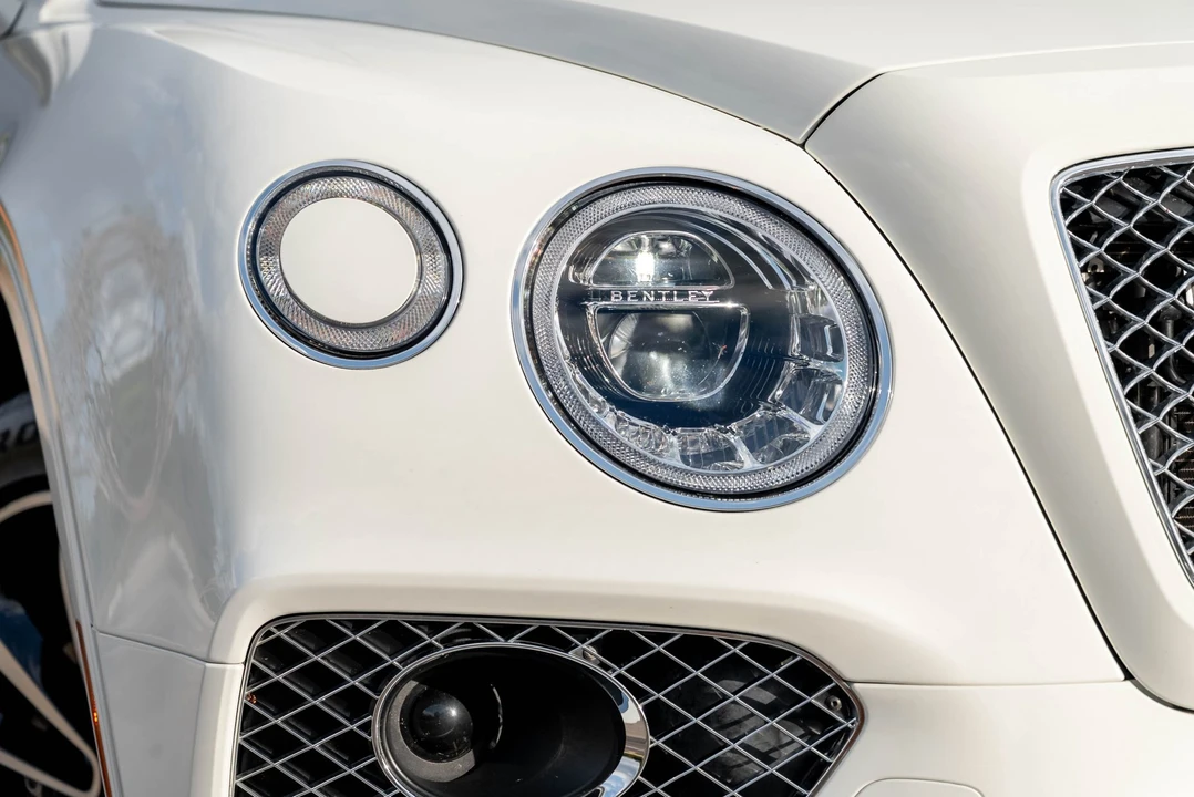 2017 Bentley Bentayga - Image 21 of 31