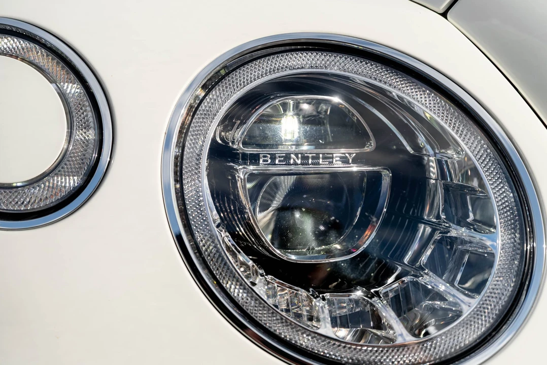 2017 Bentley Bentayga - Image 22 of 31