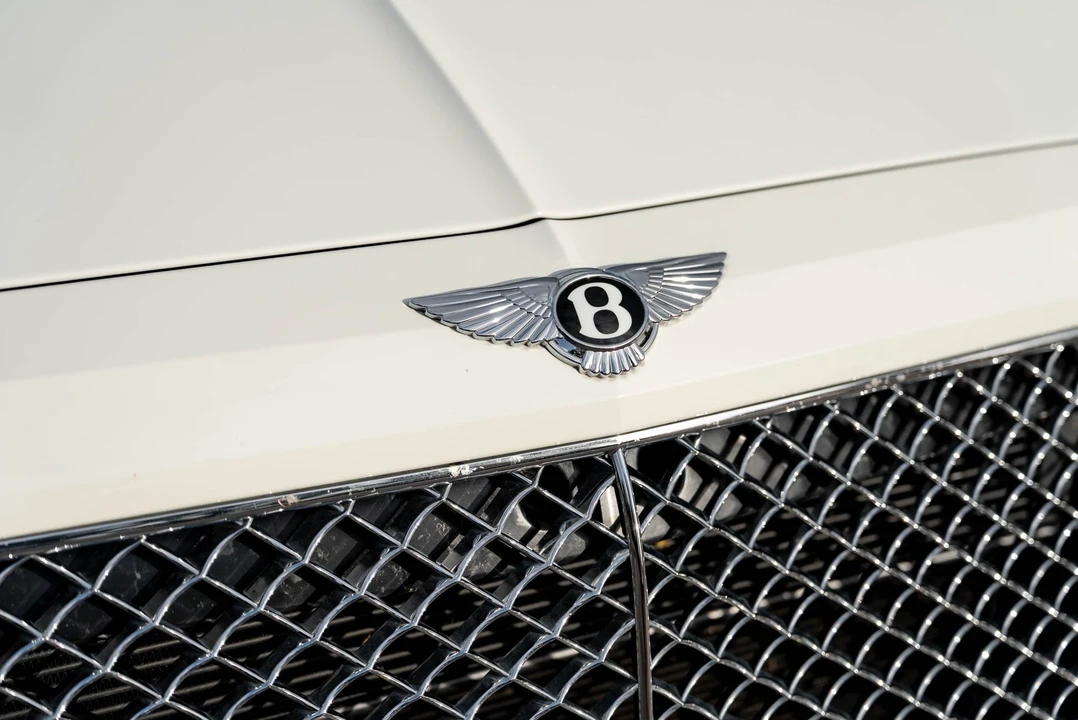 2017 Bentley Bentayga - Image 25 of 31