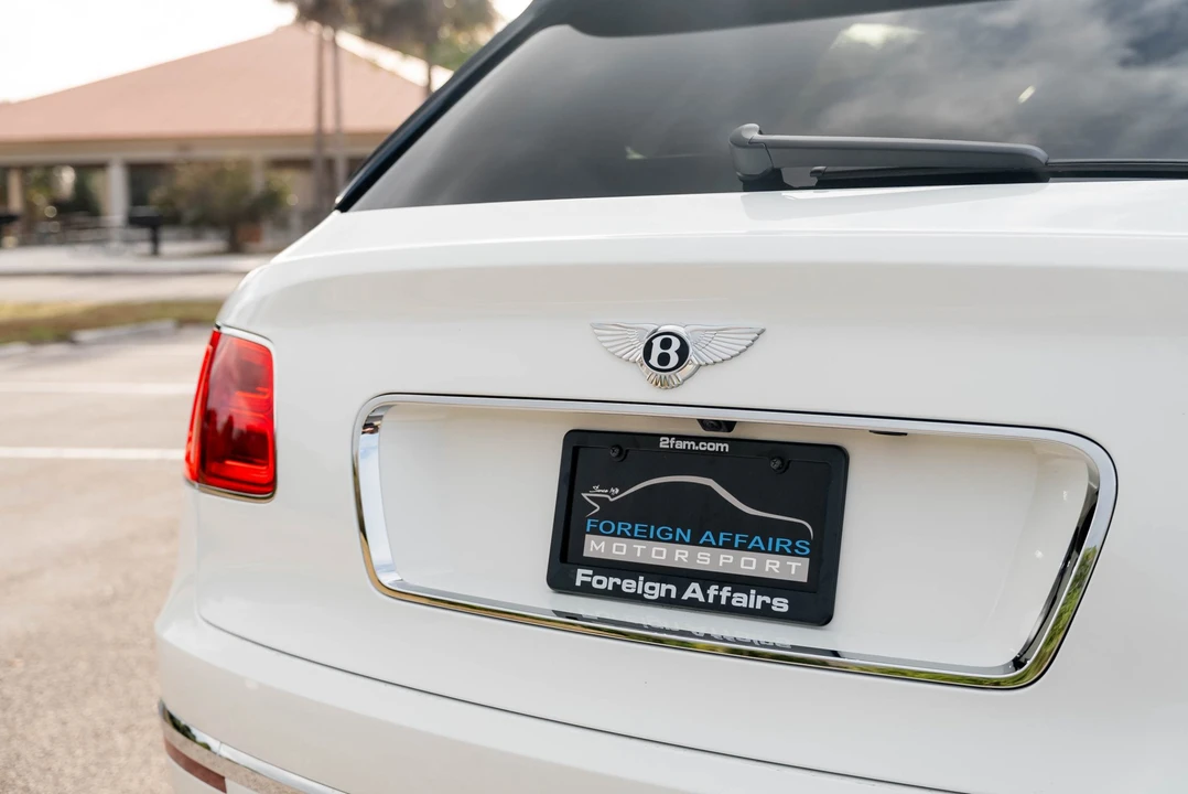 2017 Bentley Bentayga - Image 24 of 31