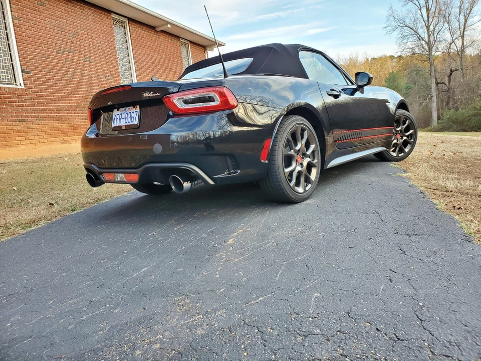 2017 Fiat 124 Spider - Image 16 of 31